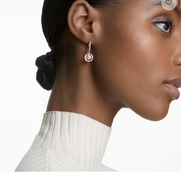 ‼️SOLD‼️ Swarovski Sparkling Dance drop earrings - Picture 6 of 6